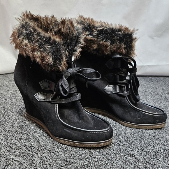Merona Jaden Faux Suede Shearling Black Wedge Lace Up Boots Size 8 - Picture 1 of 9